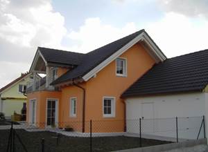 Häuser in Alling Zwerch mit Balkon.JPG
